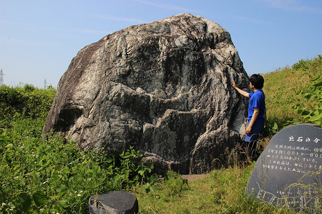 富山平野の各所に見られる“安政“の大転石